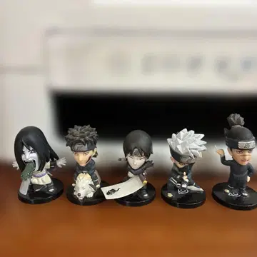 나루토 SD 피규어 5개 세트 + 캔 2개
