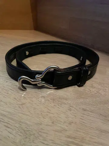 TORY LEATHER Nickel Hoof Pick Belt 32