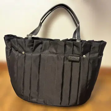 나일론 플리츠 디자인 토트백 블랙