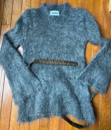 hache 그레이 모헤어 혼방 스웨터