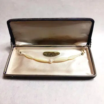 진주 장식의 엘레강트 겉옷 끈