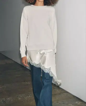 리브 텍스처 스웨트 셔츠 ZARA