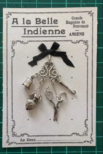 펜던트 헤드 샤틀레인 인형에도