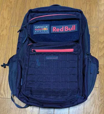 레드불 레이싱 지급품 백팩 Built for athletes