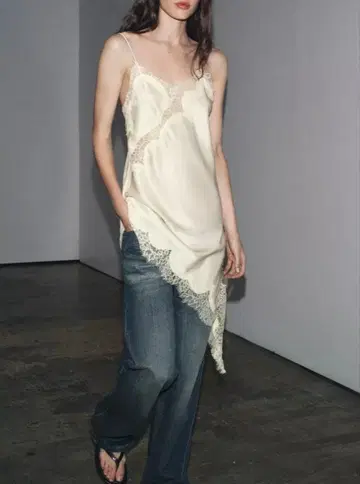 비대칭 레이스 원피스 ZARA