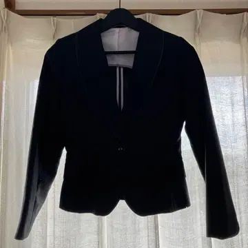 블랙 싱글 버튼 자켓과 타이트 스커트 세트