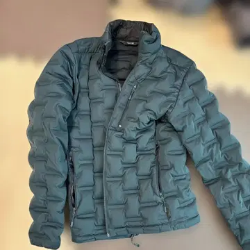 마운틴 하드웨어 다운 자켓