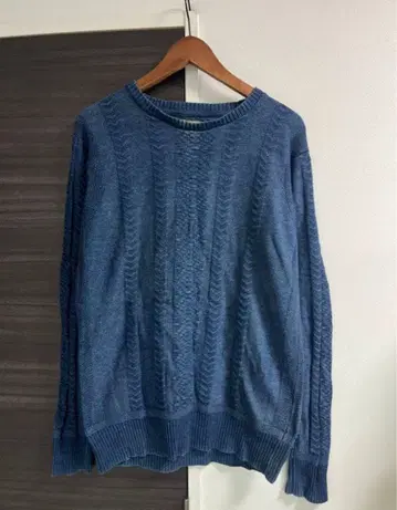 L 백본 BACKBONE 케이블 짜임 인디고 니트