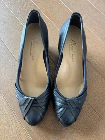 Riz Comfort 블랙 펌프스 22cm