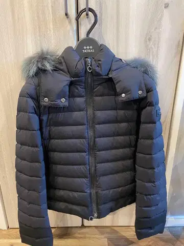 TATRAS 블랙 다운 자켓 후드 부착