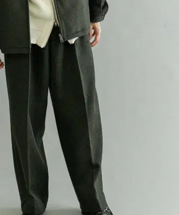 [ URBAN RESEARCH ] 울 샤기 턱 와이드 팬츠