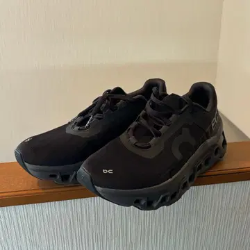 DC Cloudstratus 블랙 스니커즈