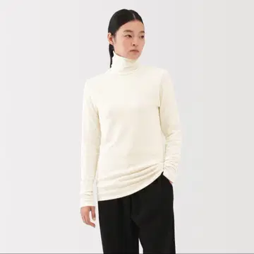 미사용 무인양품 코튼 캐시미어 터틀넥 T셔츠 M 사이즈