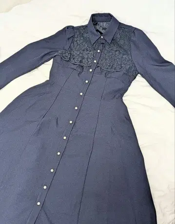 tocco 요크 레이스 절개 백 레이스업 셔츠 원피스 네이비