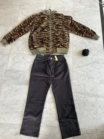 카모플라쥬 자켓과 EDWIN 팬츠 세트