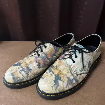 닥터마틴 3홀 로우컷 부츠 단토니오 회화 프린트