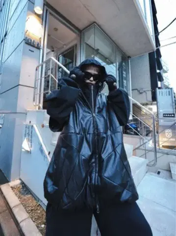 [ DIG YOUR OWN GRAVE ] star leather vest