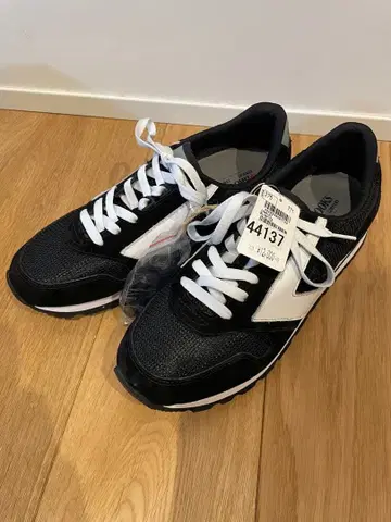 미사용품 브룩스 차리오트 데드스탁 스니커즈