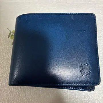 네이비 가죽 이단 접이식 지갑