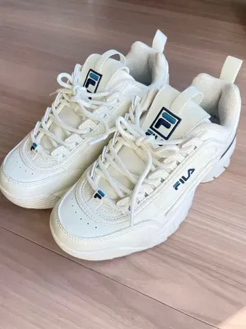 FILA 휠라 통굽 스니커즈 23.0