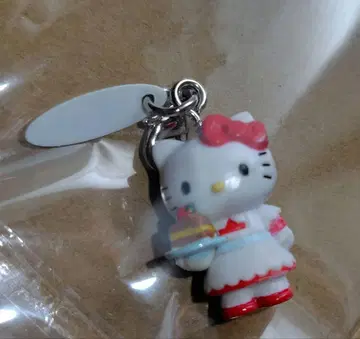 한정 상품 헬로키티 케이크 포함 키링 초레어