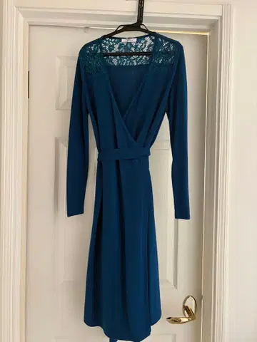 피콕 그린 긴팔 랩 드레스