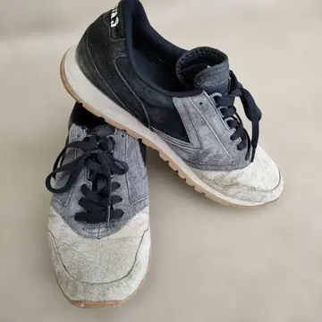 Brooks 스니커즈 그레이/블랙