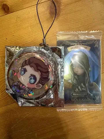 제5인격 용병 굿즈 세트 캔뱃지 카드 2점