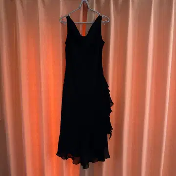 MARIKO 프릴 장식 블랙 드레스