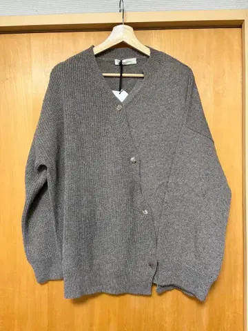 미사용 새상품 MONACACORDERA 가디건 긴팔