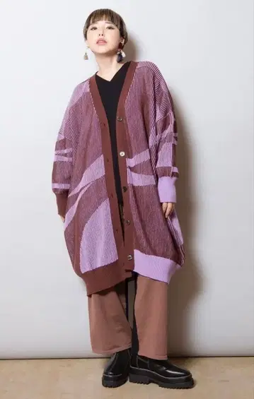 오즈모시스 배색 꽈배기 니트 가디건