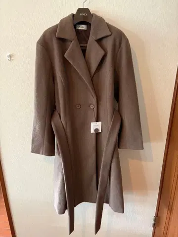 미사용 새상품 레오니 롱 코트 브라운