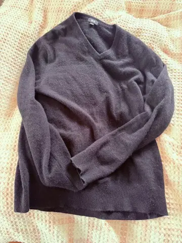 블랙 V넥 캐시미어 스웨터 유니클로 남성용 XL