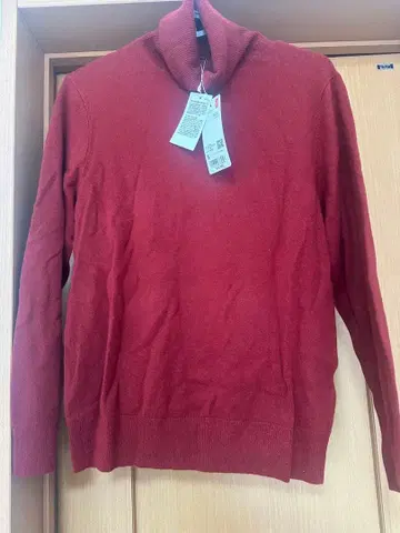 유니클로 캐시미어 터틀넥 긴팔 니트