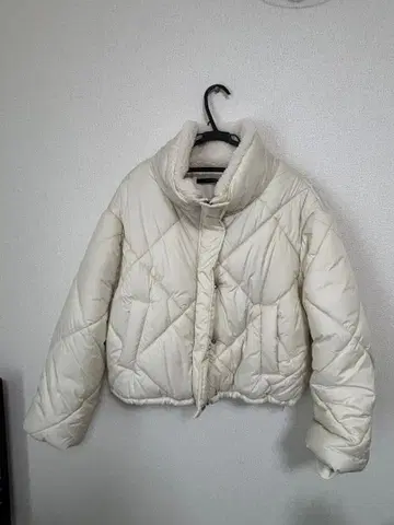 아이보리 퀼팅 자켓