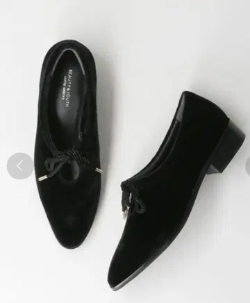 BY 벨벳 홀 개더 플랫슈즈