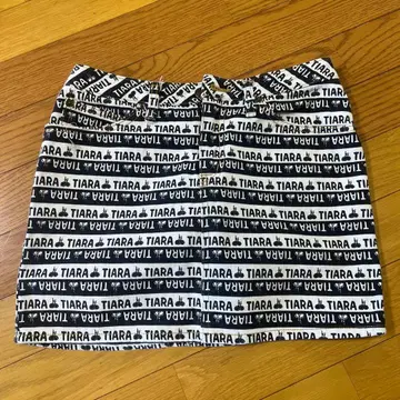 MY FAVORITE TIARA 로고 프린트 타이트 스커트