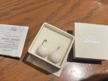 단탄 화이트 볼 귀걸이 박스 포함