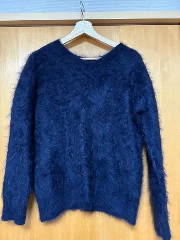 EFFE BEAMS 네이비 캐시미어 긴팔 스웨터