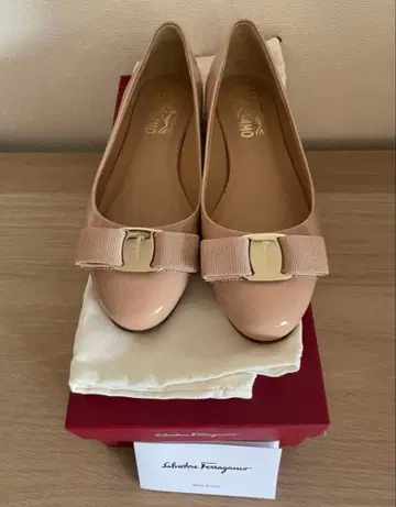 [ 새상품 ] Ferragamo VARINA 펌프스 베이지 5 1/2