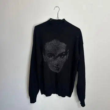 블랙 터틀넥 니트