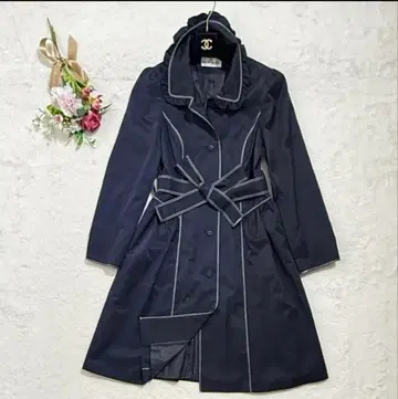 미사용급 갤러리 비스콘티 스티치 사용 프릴 옷깃 디자인 스프링 코트