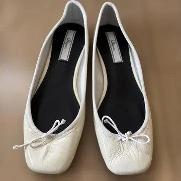 dhyana. 화이트 발레 슈즈 새상품