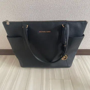 마이클코어스 토트백 비즈니스백 A4 수납 가능 가죽 블랙