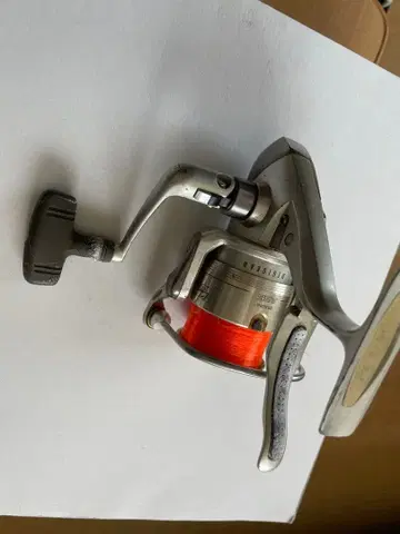 OSAKA 스피닝 릴 실버