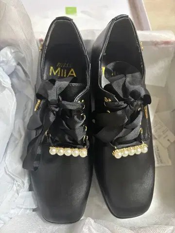 미스미아 펄 리본 매니시 펌프스 캐주얼 신발