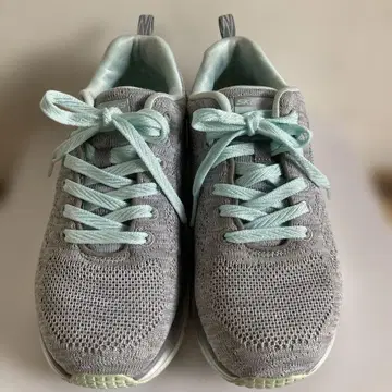 SKECHERS 그레이 스니커즈 23.5cm 중고
