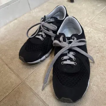 benesu 러닝화 블랙/그레이