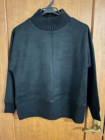 [ 미사용 새상품 정가 14000엔 ] MEDOC 블랙 터틀넥 스웨터