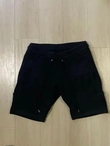 AKM 블랙 숏팬츠 포켓 부착